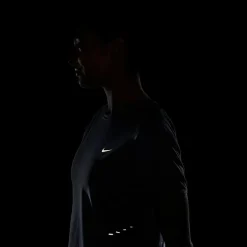 Nike Shirts<· SWIFT world indigo-reflective silv