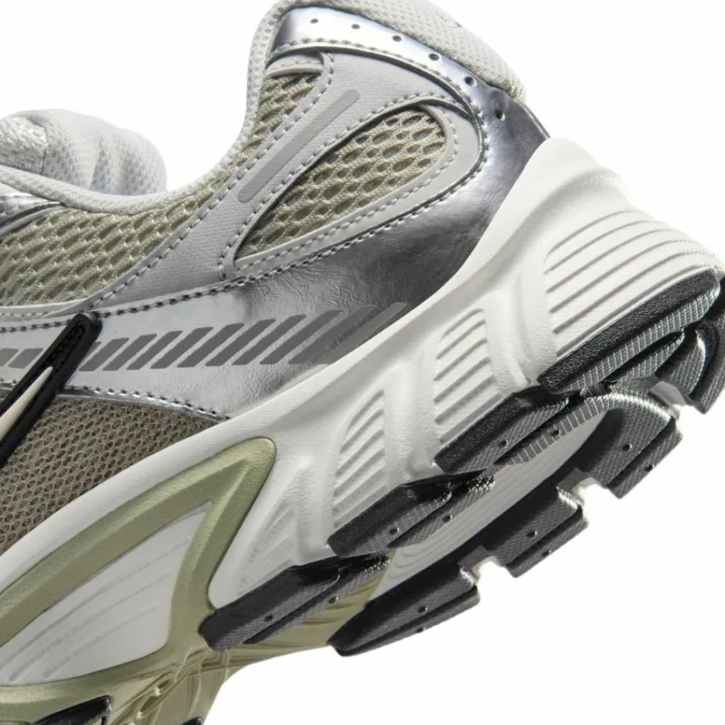 Nike Streetwear|Sneaker<· V5 RNR spruce fog-summit white-metallic si