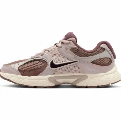 Nike Sneaker<· V5 RNR GS taupe haze-burgundy ash-tattoo-silt