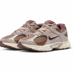 Nike Sneaker<· V5 RNR GS taupe haze-burgundy ash-tattoo-silt