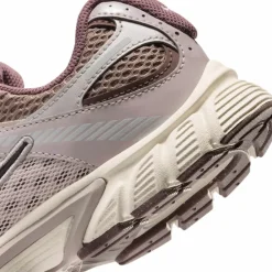 Nike Sneaker<· V5 RNR GS taupe haze-burgundy ash-tattoo-silt