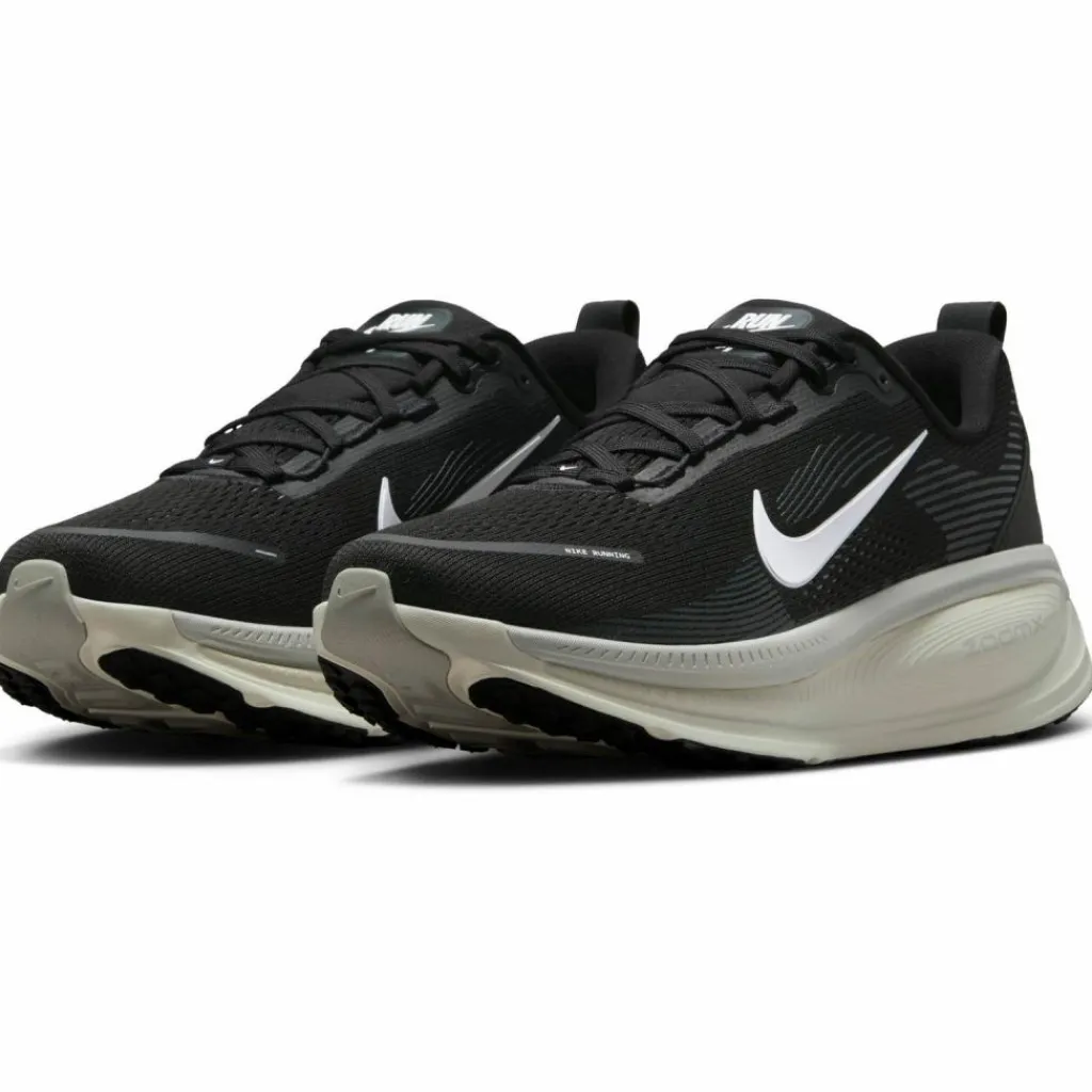 Nike Laufschuhe<· Vomero 18 black-summit white-coconut milk