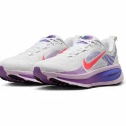 Nike Laufen|Laufen<· VOMERO 18 white-hot lava-violet mist-sapphire