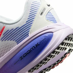 Nike Laufen|Laufen<· VOMERO 18 white-hot lava-violet mist-sapphire