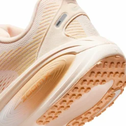Nike Laufen|Laufschuhe<· VOMERO 18 guava ice-sail-orange chalk