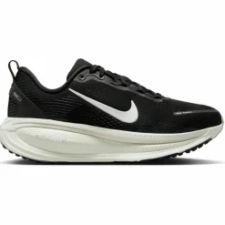 Nike Laufschuhe<· VOMERO 18 black-summit white-coconut milk