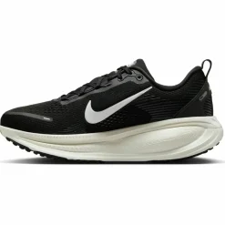 Nike Laufschuhe<· VOMERO 18 black-summit white-coconut milk