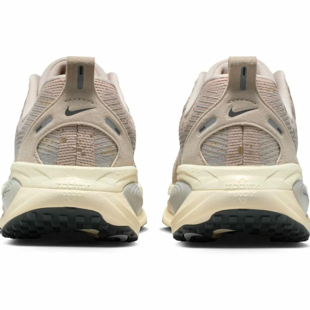 Nike Laufschuhe<· VOMERO 18 SE cream ii-mtlc gold grain-coconut mi
