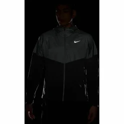 Nike Laufen|Jacken<· WNTRZD MILER pure platinum-reflective silv