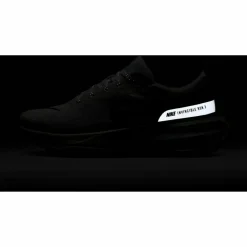 Nike Laufen|Laufen<· ZOOMX INVINCIBLE RUN FK 3 white-blue void-blue tint-sail