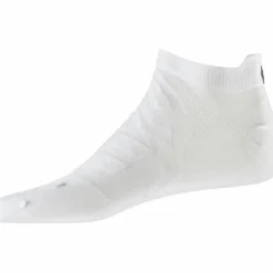 On Socken< white-ivory
