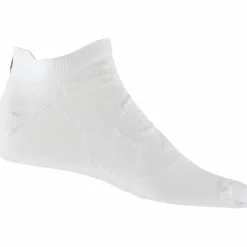 On Socken< white-ivory