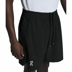 On Laufen|Laufen<· 7" Core Shorts black