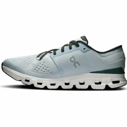 On Laufschuhe<· Cloud X 4 glacier-stone