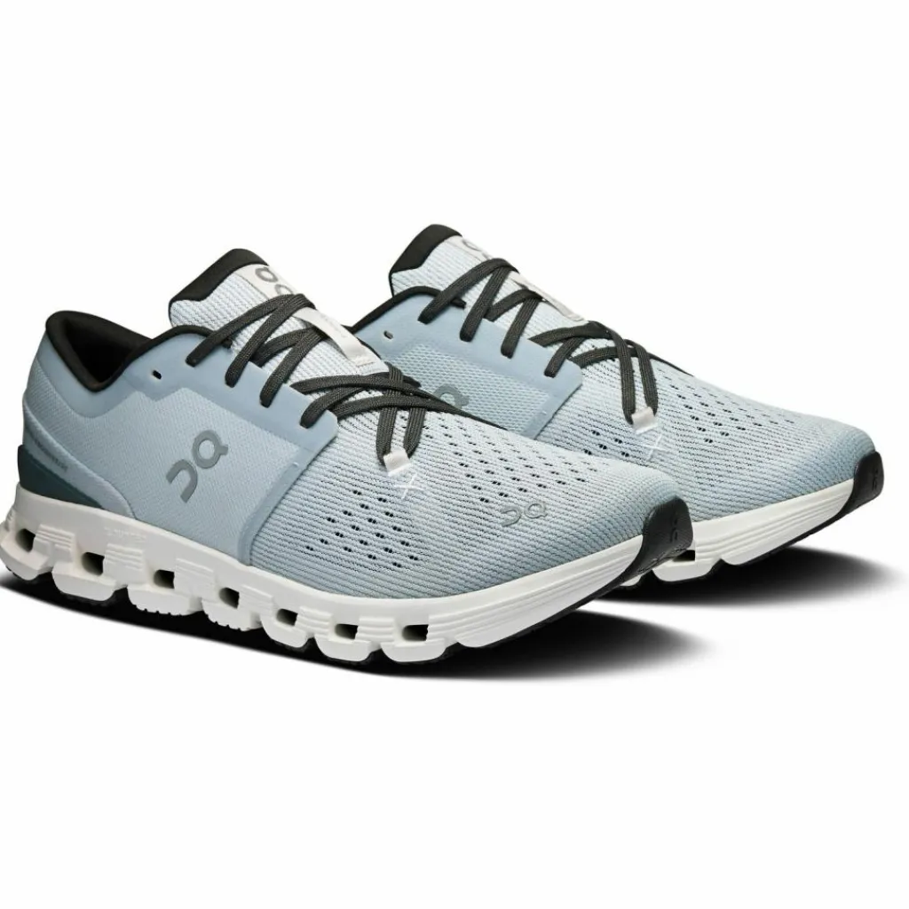 On Laufschuhe<· Cloud X 4 glacier-stone