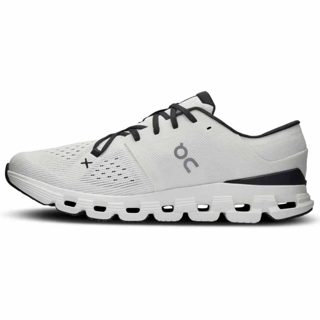 On Laufen|Laufen<· Cloud X 4 ivory-black