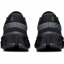On Laufen<· Cloudmster 2 black-black