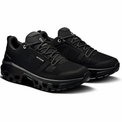 On Wandern|Wandern<· Cloudrock Low WP black-black