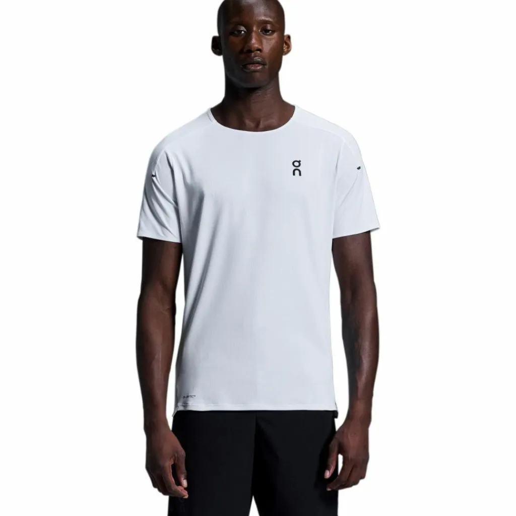 On Training|Laufen<· Performance-T white-silver