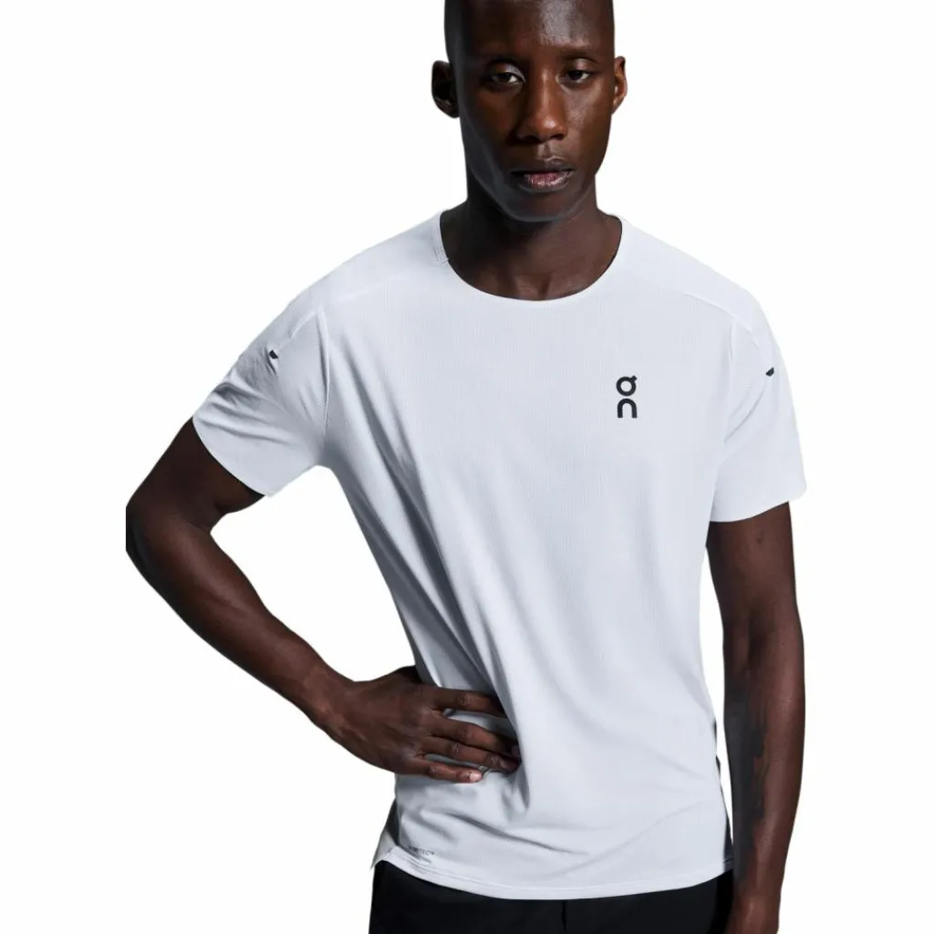 On Training|Laufen<· Performance-T white-silver