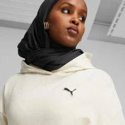 PUMA Loungewear<· Better Essentials offwhite