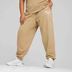 PUMA Loungewear<· Squad prairie tan