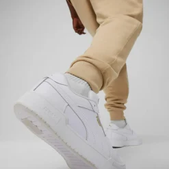 PUMA Loungewear<· Squad prairie tan