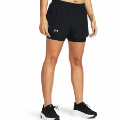 Under Armour Hosen<· UA FLY BY 2-IN-1 SHORTS black