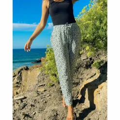 WLD Loungewear|Beachwear<· Jungle Walk green flowers