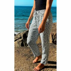 WLD Loungewear|Beachwear<· Jungle Walk green flowers