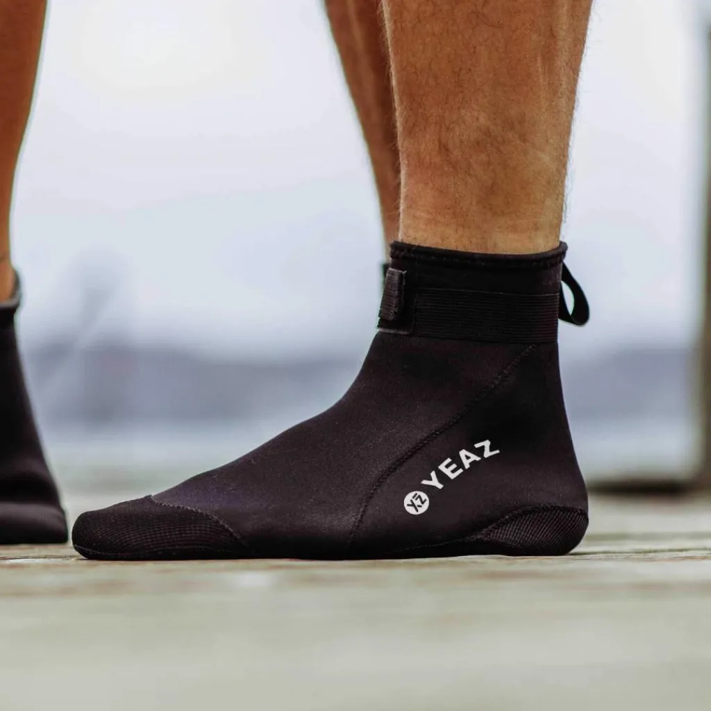 YEAZ Surfen|Schwimmen<· NEOSOCK HIGH PRO Eclipse Black