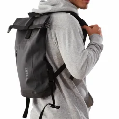 YEAZ Rucksäcke|Rucksäcke<· Wasserfester Rucksack weißes Logo Eclipse Black